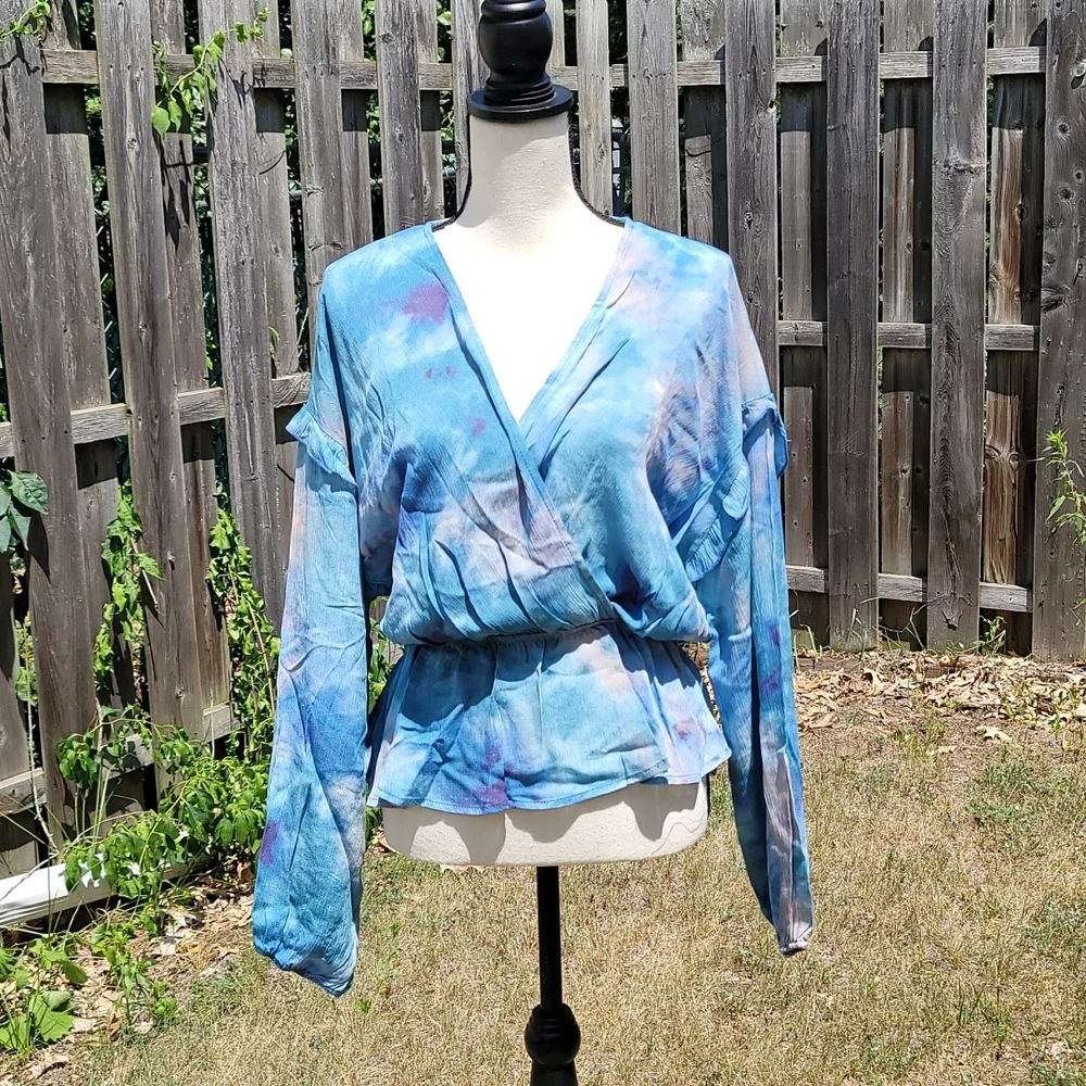 M T S blouse size large - Picture 2 of 9